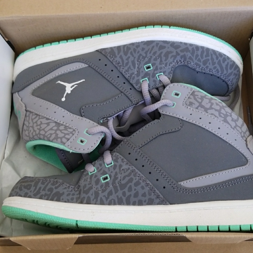 Jordan 1 Flight